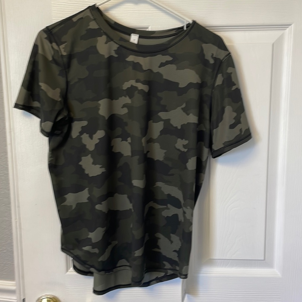 Lululemon high neck run and train lee